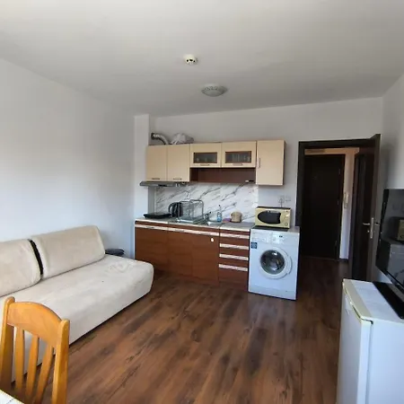 Apartment Dom-el Real In Raduga Complex